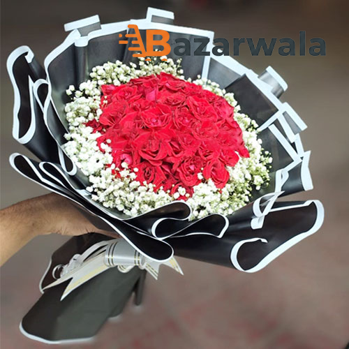 Bazarwala রেড রোজেস উইথ হোয়াইট জিপসি এলিগ্যান্স