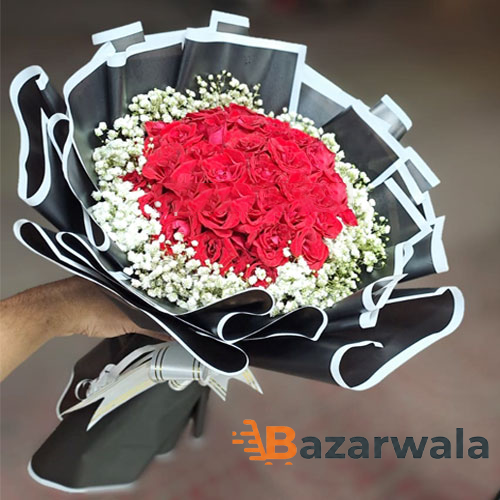 Bazarwala রেড গোলাপ ও সাদা জিপসি এলিগেন্স বুকেট