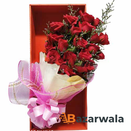 Bazarwala রোজেসে ভরা এলিগ্যান্ট গিফট বক্স